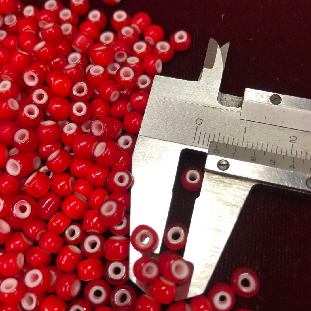 鹿革紐3ミリ、2ミリ、アソートネック28本、朱赤色約ビーズ2種各200粒