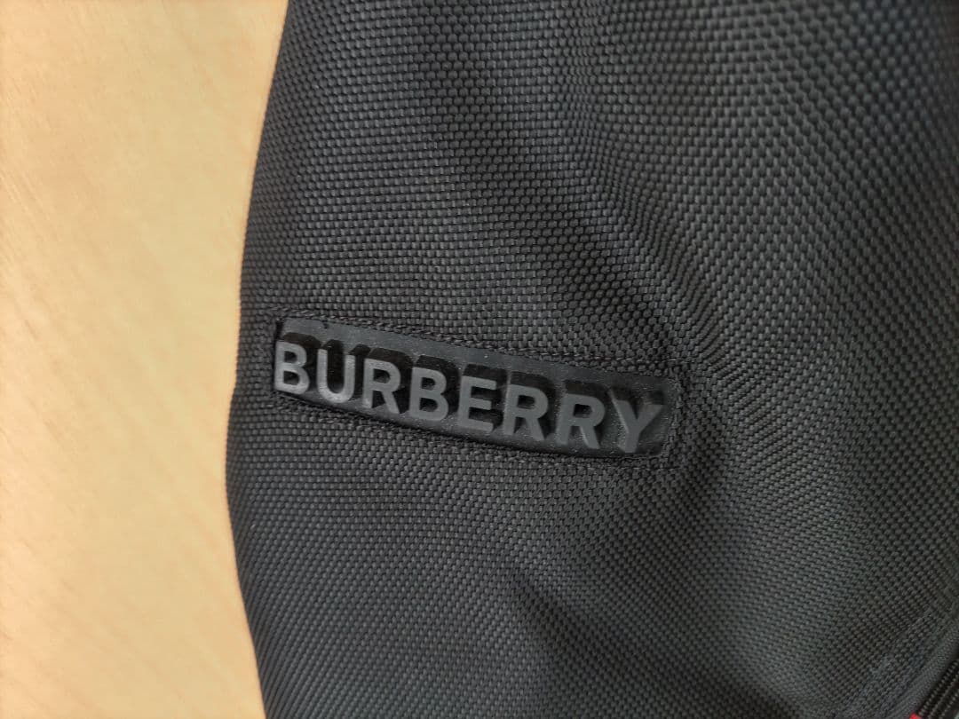 バーバリー　未使用　ナイロンジャケット　新タグ　Mサイズ