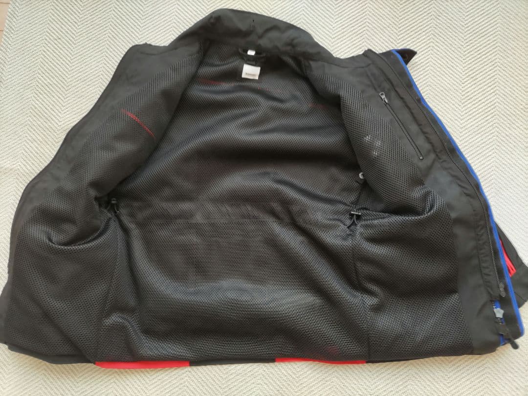 バーバリー　未使用　ナイロンジャケット　新タグ　Mサイズ