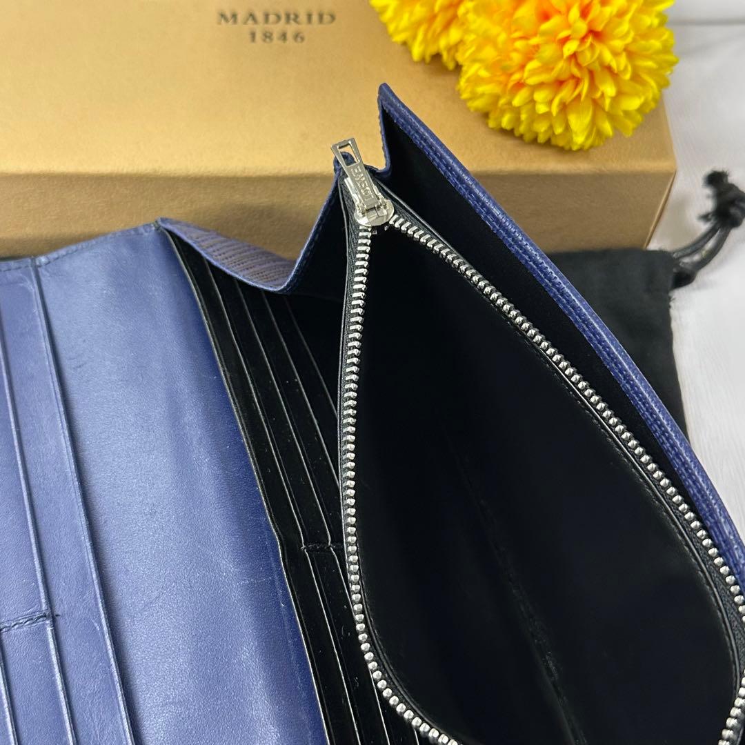 新品同様‼️ 現行　ロエベ　LOEWE 財布　二つ折り　長財布　アナグラム　ロゴ
