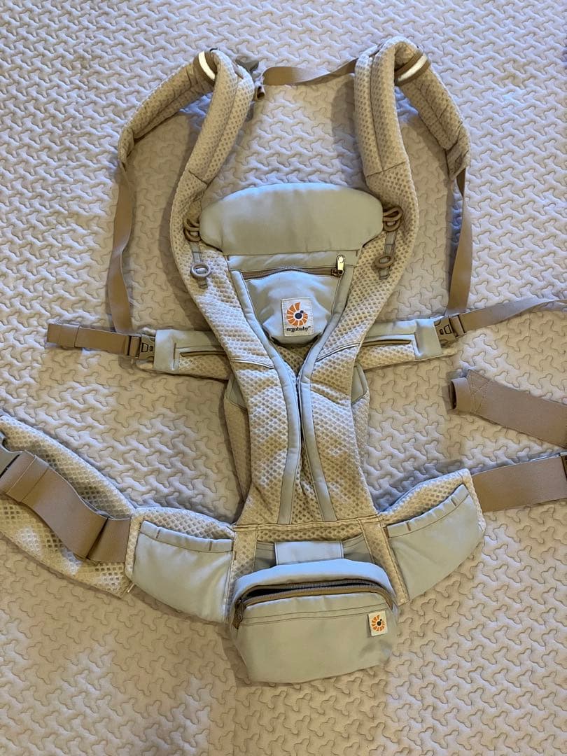 エルゴベビー　サンドベージュ　日本限定カラー　水色　グレー　ベージュ　抱っこ紐