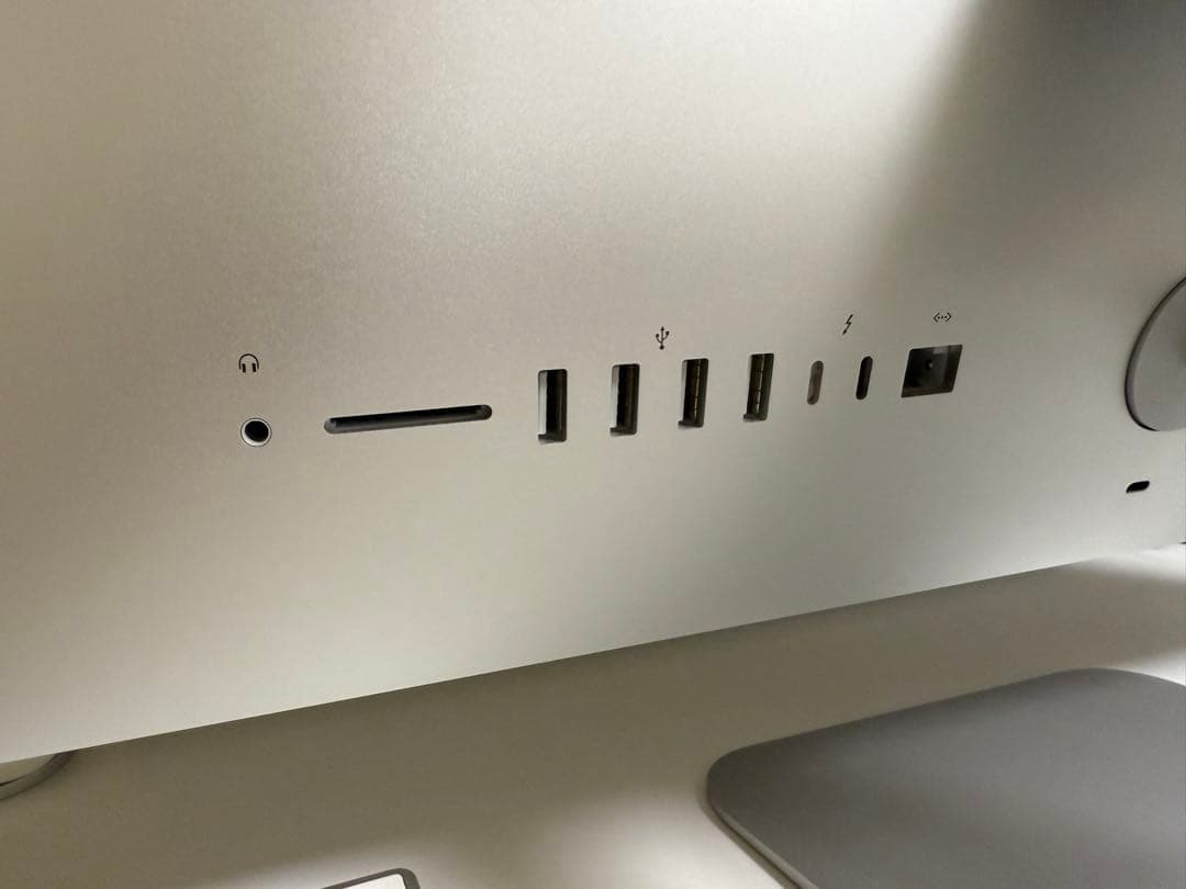 iMac 2019 モニタ4K21.5in メモリ8G ストレージ1TB