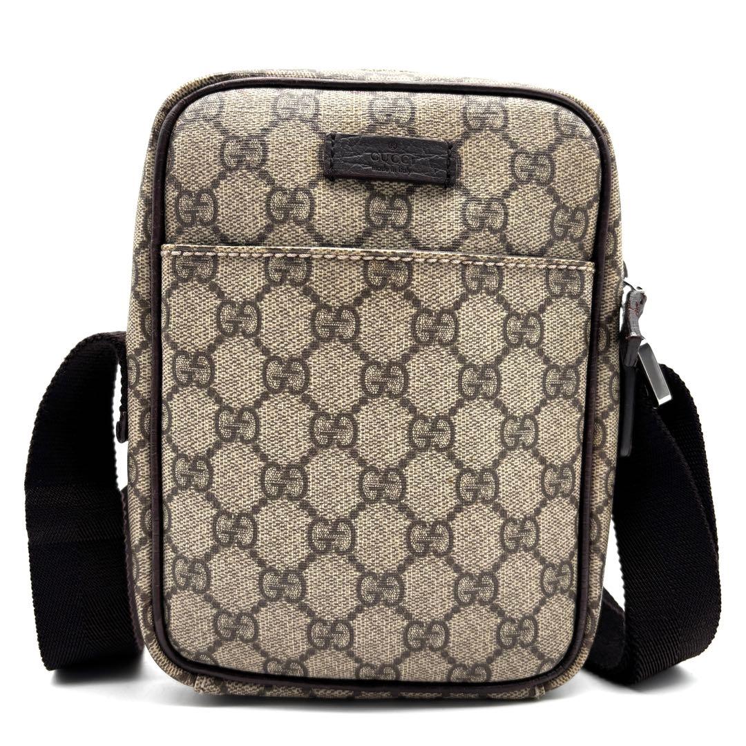 美品 グッチ ショルダーバッグ GG スプリーム ロゴプレート 斜め掛け メンズ