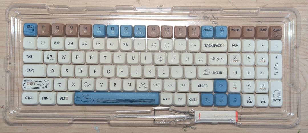 Lofree FLOW 100 および交換用キーキャップ