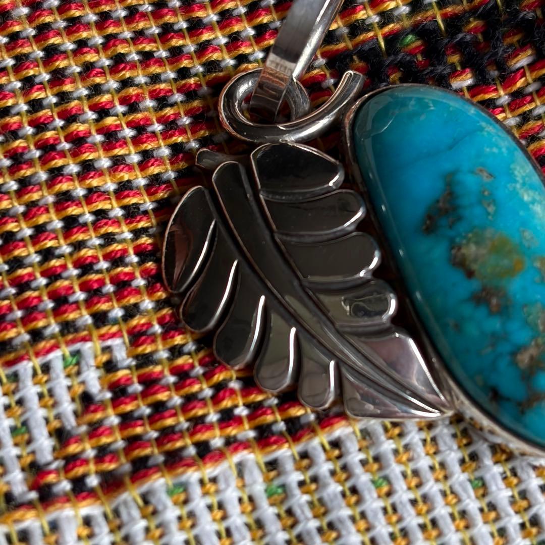 ナバホ ペンダントトップ ターコイズ リーフ Steve Yellowhorse