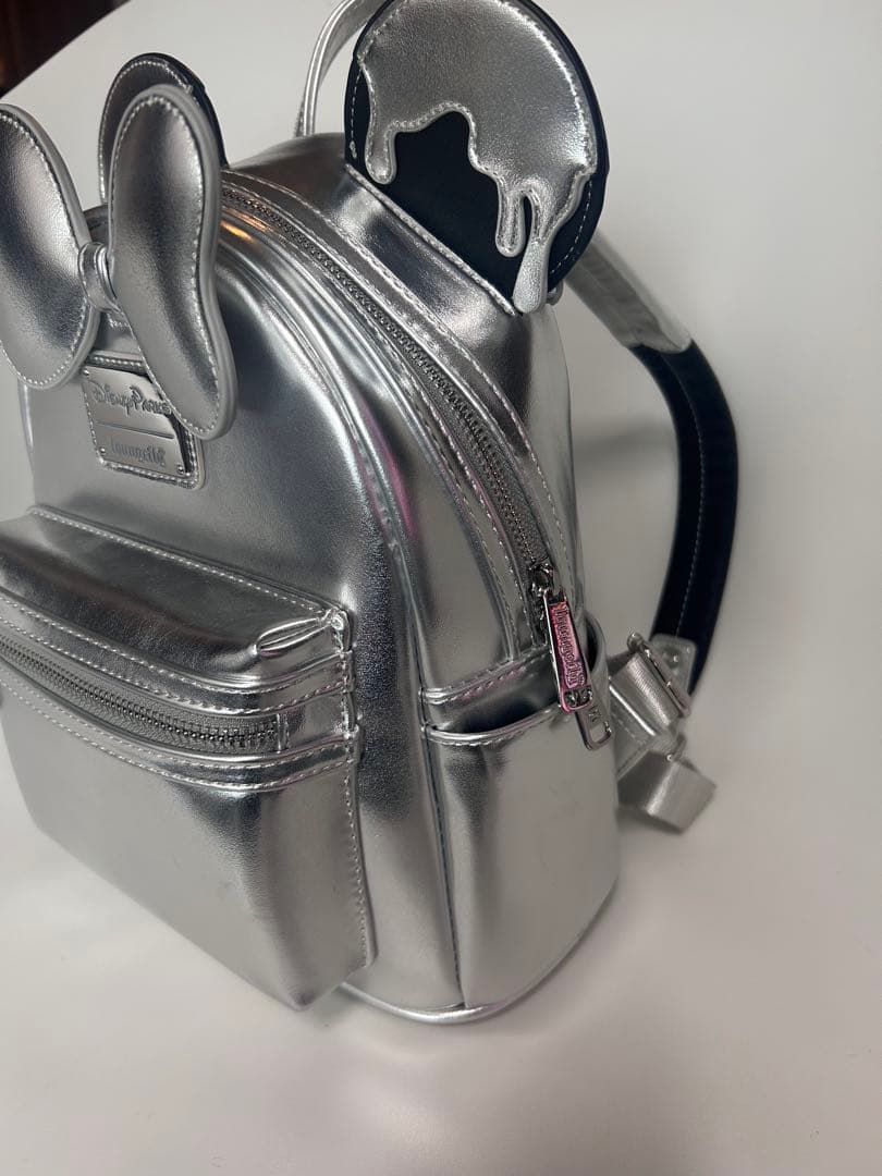 Disney 100周年 ランウジフライ　ミニーマウスリュック シルバー