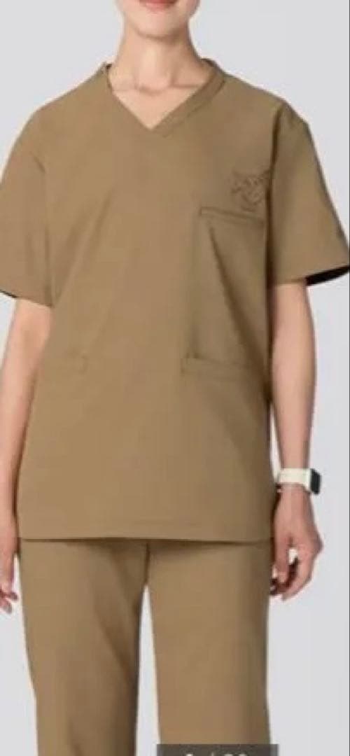 クラシコポケモン スクラブトップスのみ　ベージュ 男女兼用