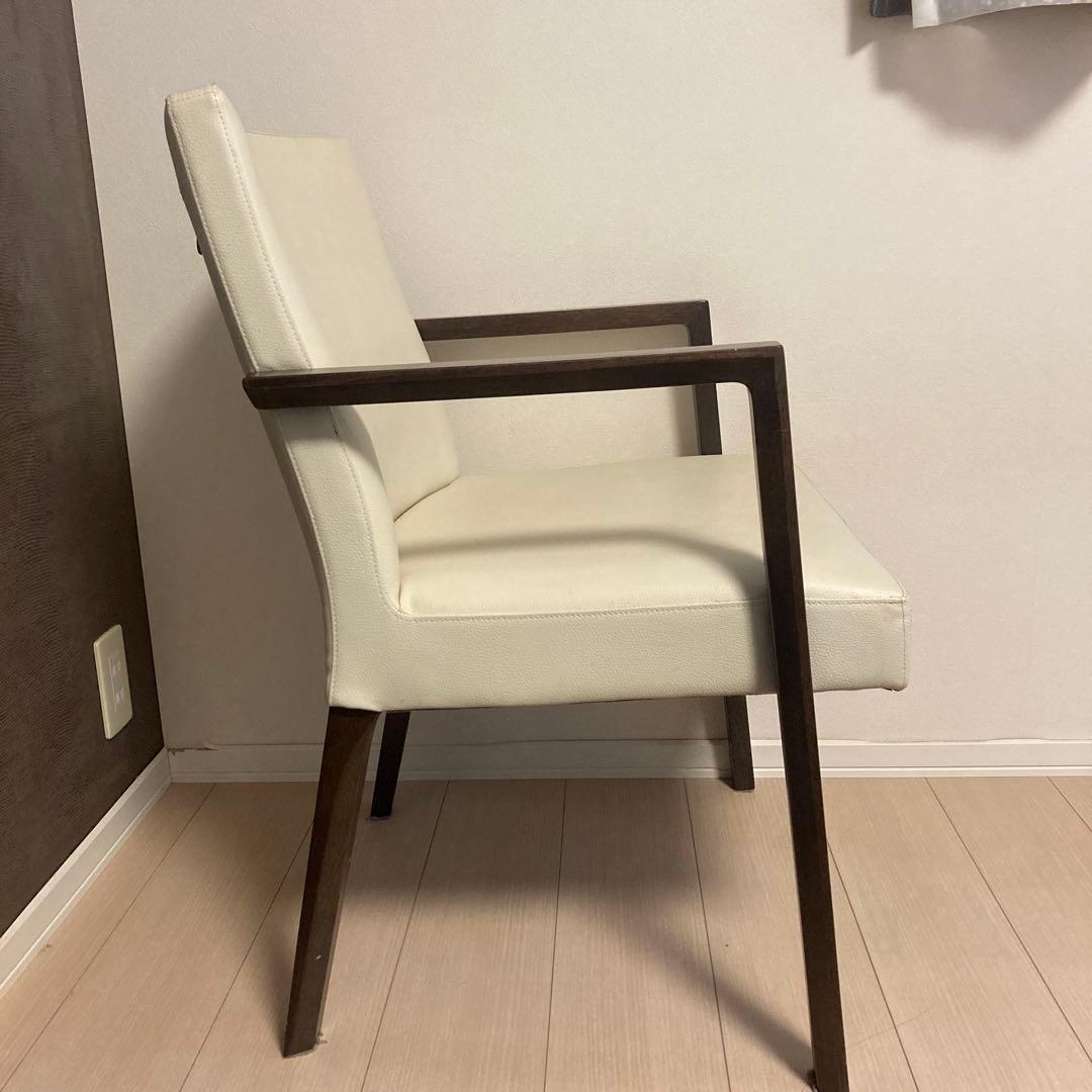 カリモク　Direttore ディレトーレ　チェア　肘置き付き　高級家具　日本製