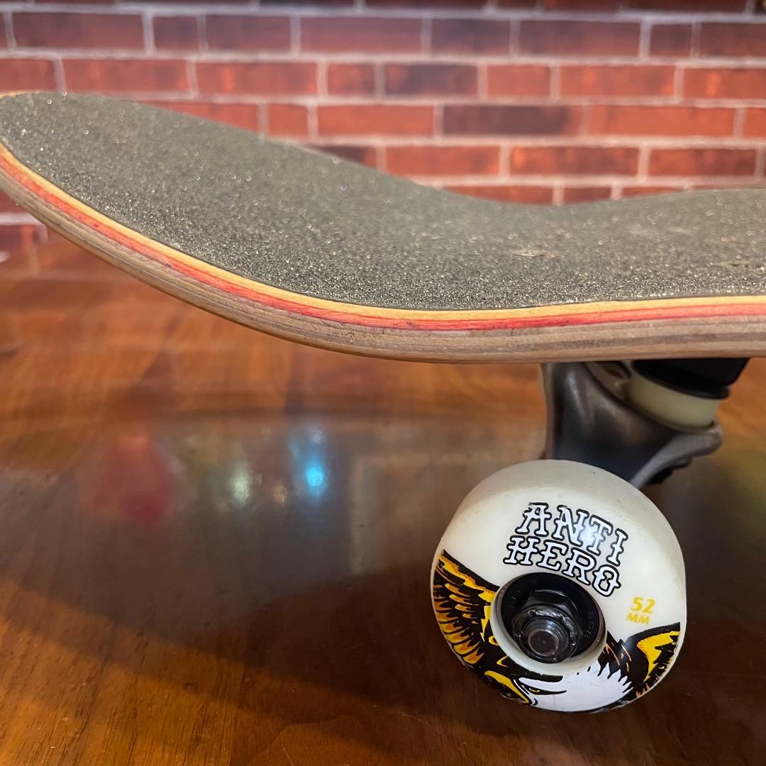 アンチヒーロー　スケートボード　スケボー　コンプリート　中古スケボー