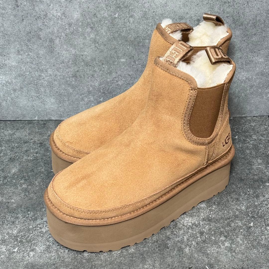 【新品】UGG ニューメル プラットフォーム チェルシーブーツ　23cm