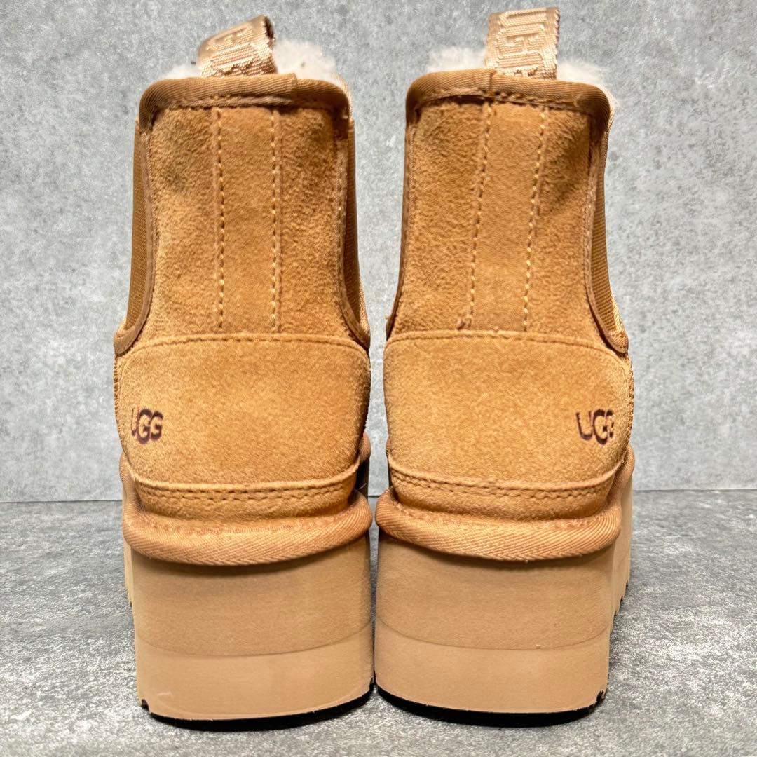 【新品】UGG ニューメル プラットフォーム チェルシーブーツ　23cm