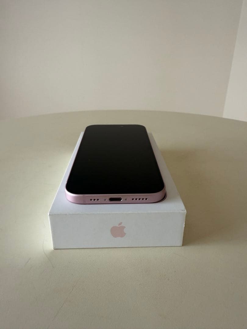 【美品】Apple iPhone 15 128GB ピンク