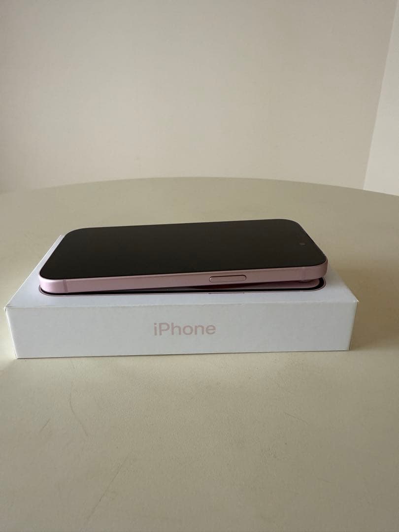 【美品】Apple iPhone 15 128GB ピンク