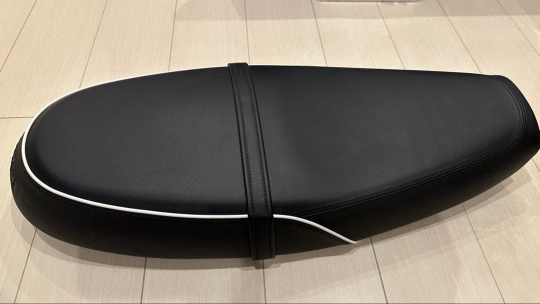 triumph ボンネビルT100 純正シート