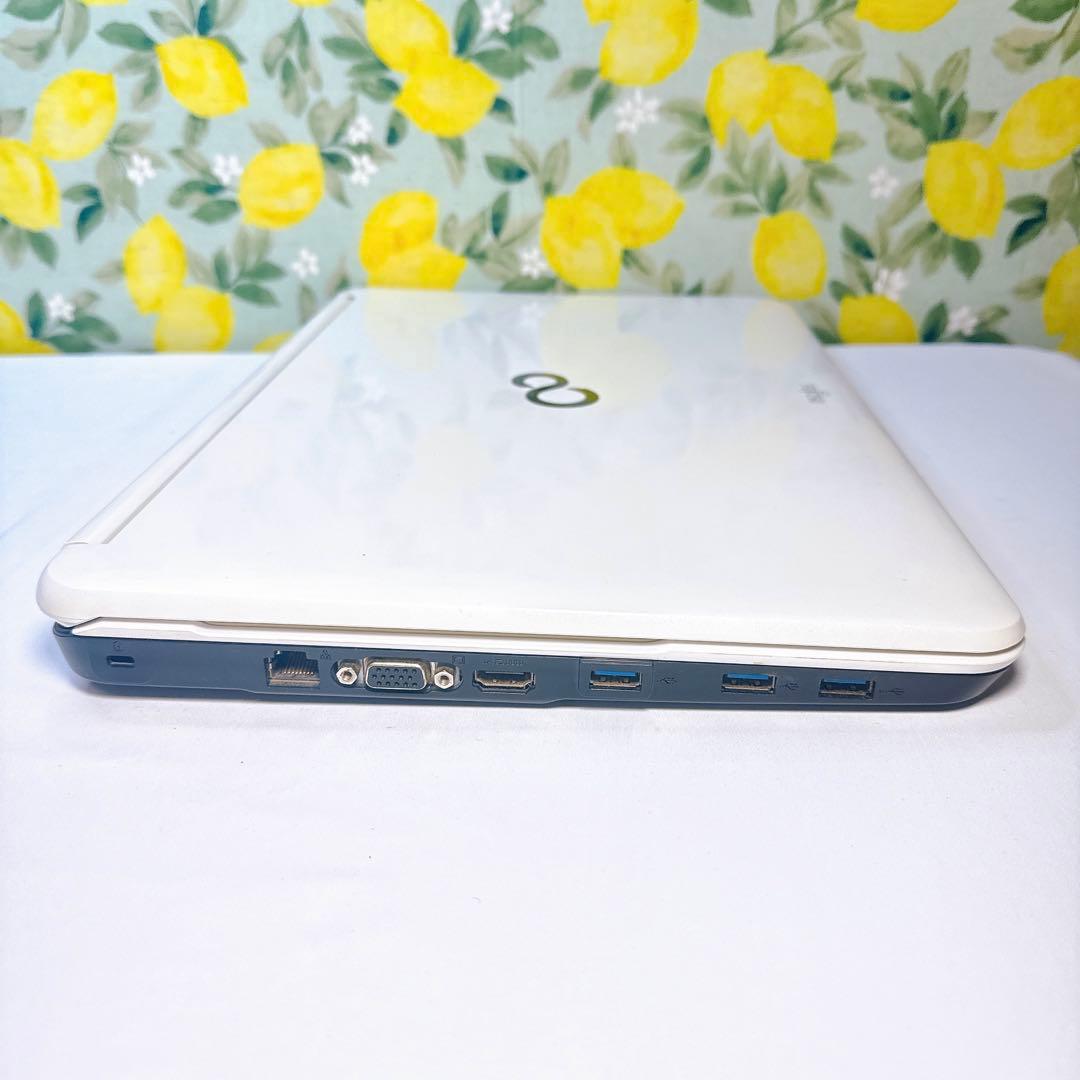 ホワイト可愛い❤️富士通ノートパソコン❤️ネットや事務に❤️動画編集や鑑賞にも❤️