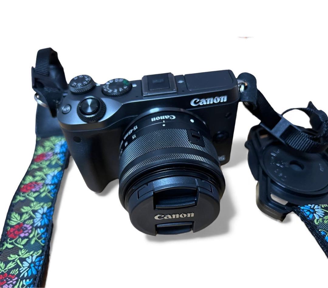 Canon EOS M6 バック紐付き　ミラーレスカメラ