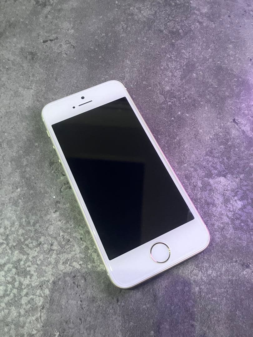 新品同様 美品 iPhone SE 32GB SIMフリー ゴールド