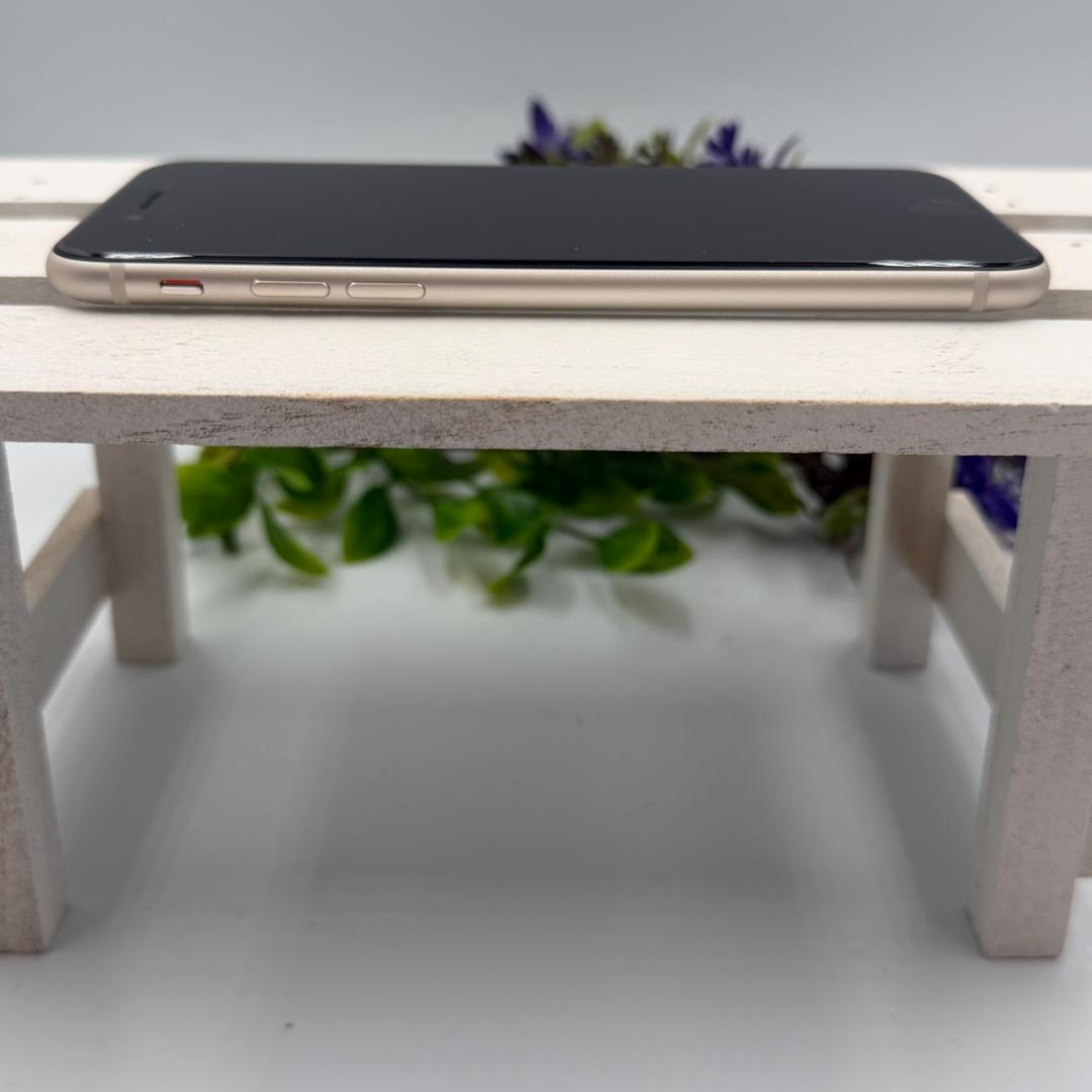 【美品】iPhone SE第3世代 64GB スターライト 356