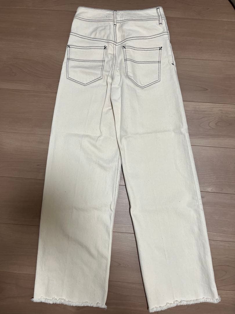 【新品タグ付】PUBLIC TOKYOホワイトデニム【サイズ1】