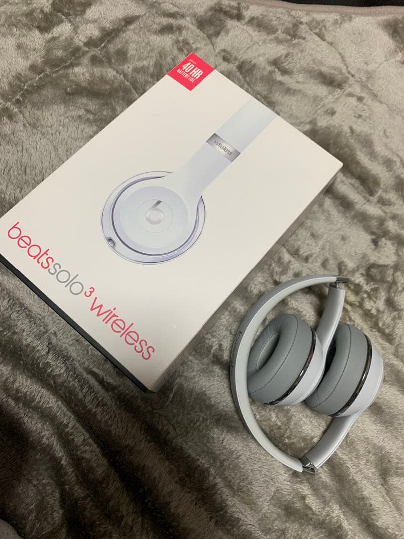 Beats Solo3 wireless シルバー