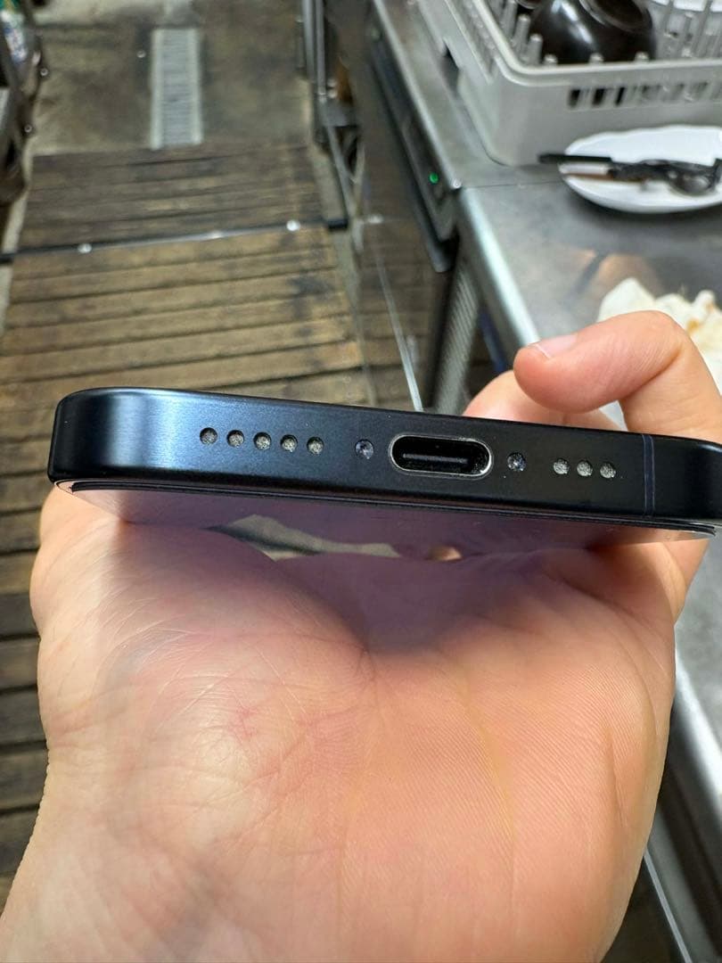 【美品・傷なし】iPhone 15 Pro 512GB SIMフリー