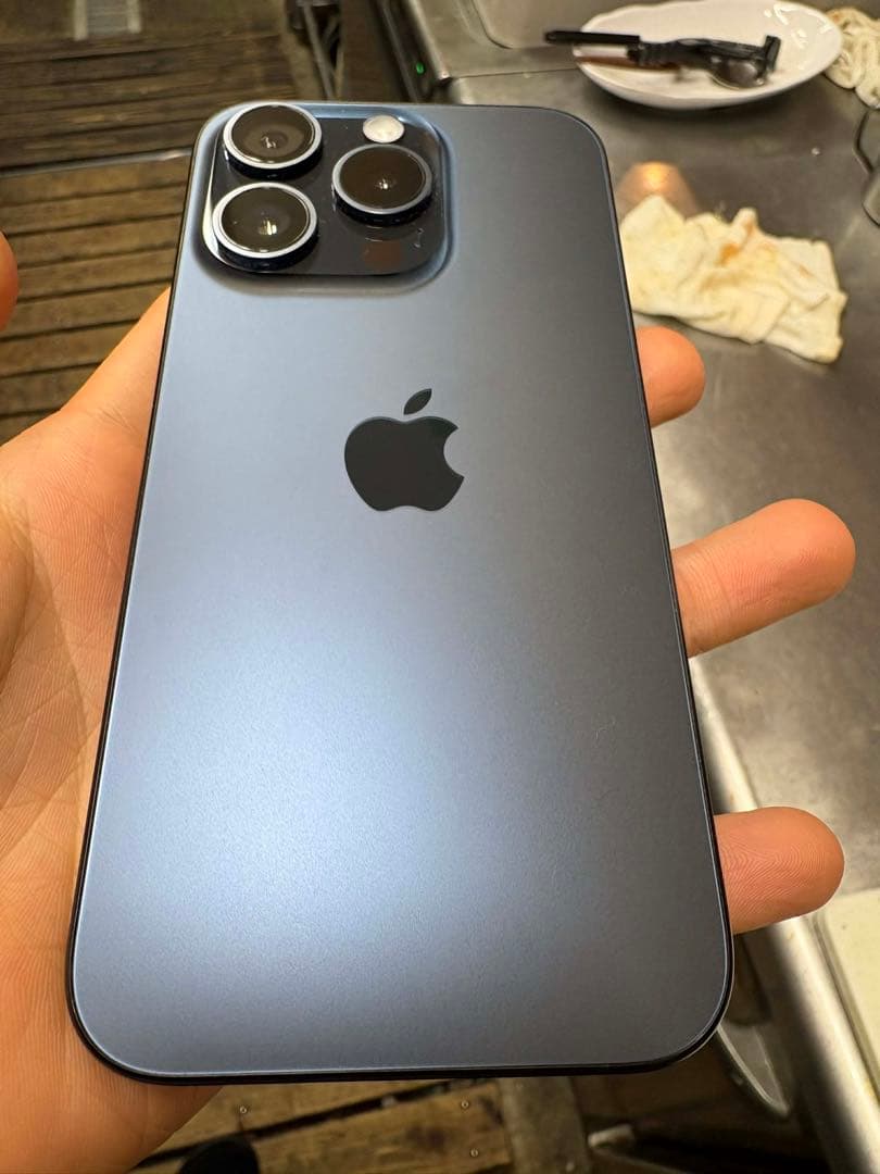 【美品・傷なし】iPhone 15 Pro 512GB SIMフリー