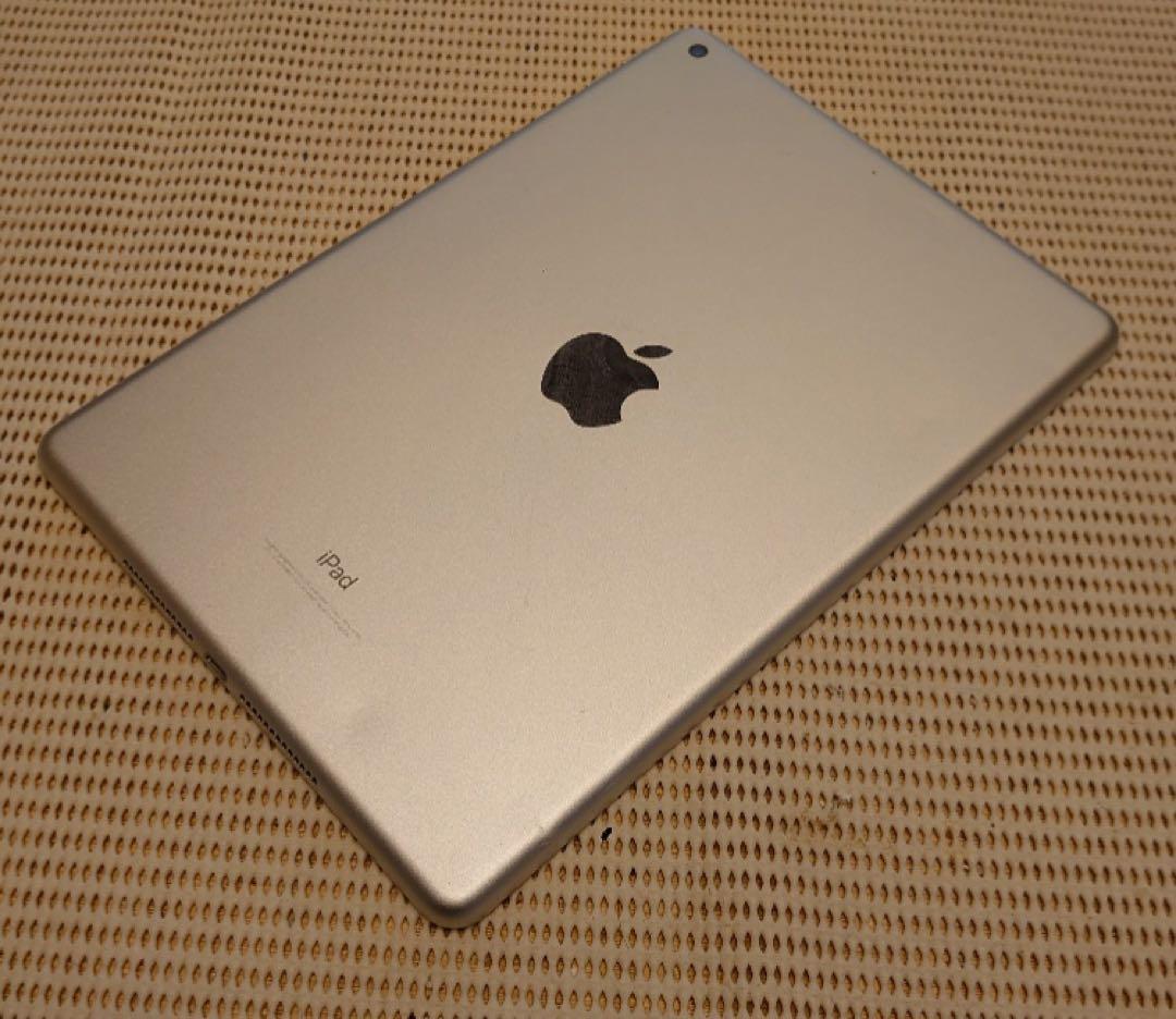 完動品iPad第6世代(A1893)本体32GBGBシルバー送料込0JF8K
