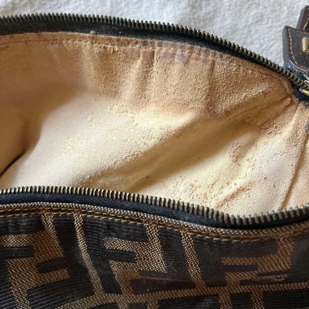 訳あり　内側ボロボロ　カビあり　サビあり　フェンディ　ポーチ