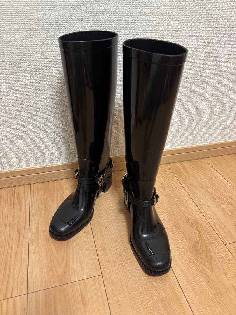 Jimmy Choo バックル付きブラックロングブーツ