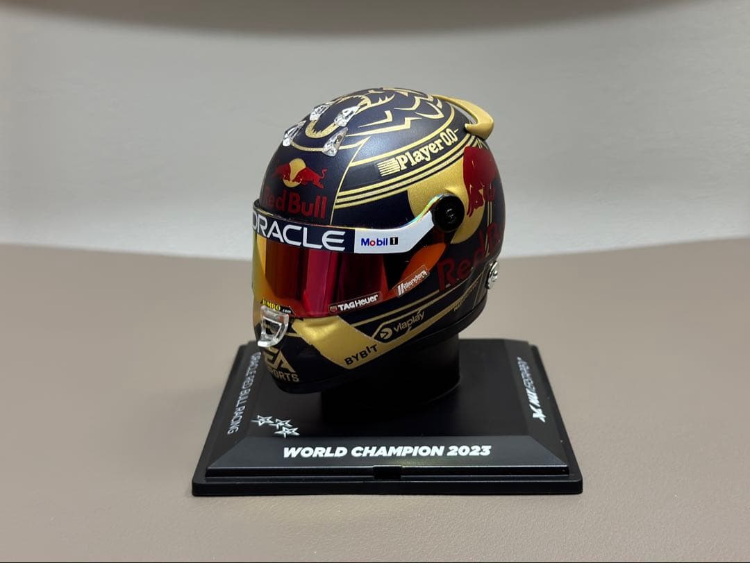 マックスフェルスタッペン 2023ワールドチャンピオンヘルメット 1/4スケール