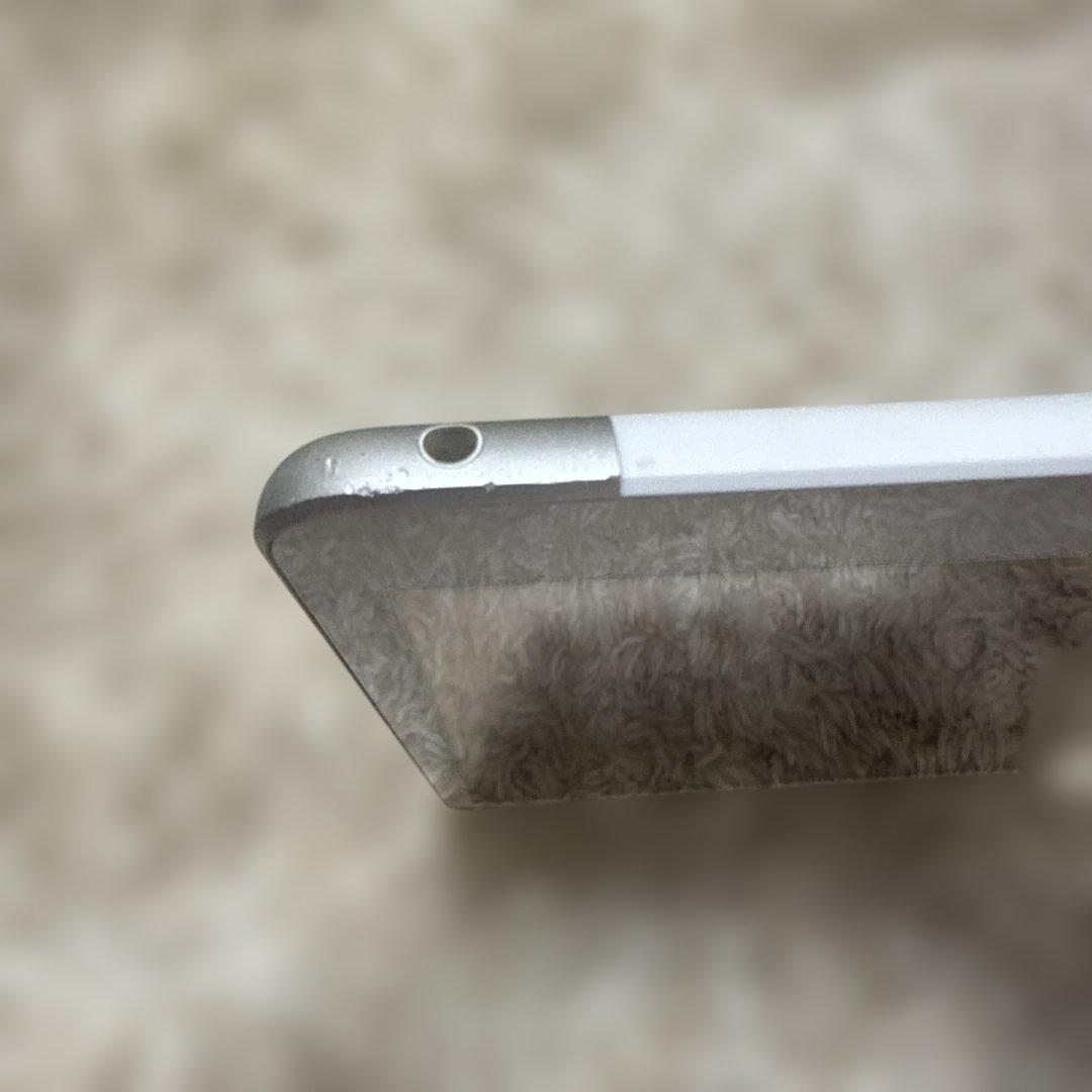 Apple iPad第7世代 セルラー版32GB A2198 シルバー