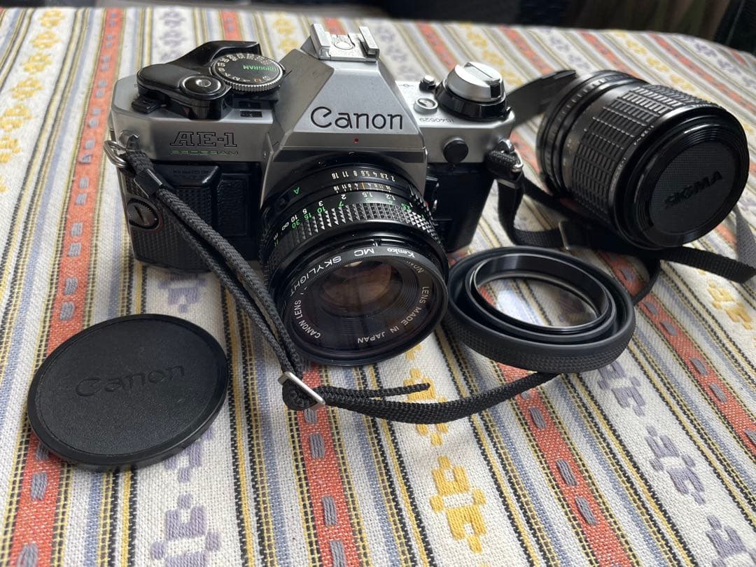 CANON AE-1 PROGRAM　50ｍｍ　グリップ、シグマzoomレンズ付