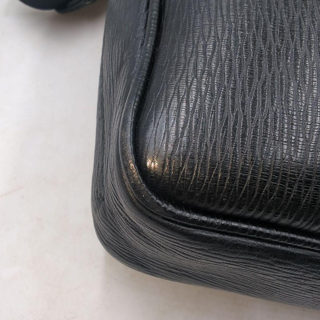 極美品 フェラガモ Ferragamo ショルダーバッグ レザー 黒