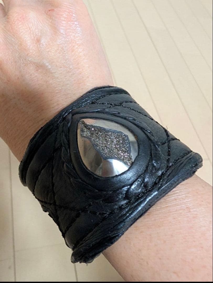 初期　kmrii crash stone leather bracelet