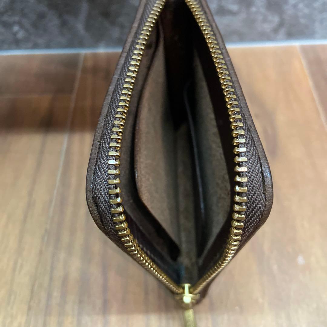 希少 HTC ミニウォレット ケース ブラススタッズ×ダークブラウン