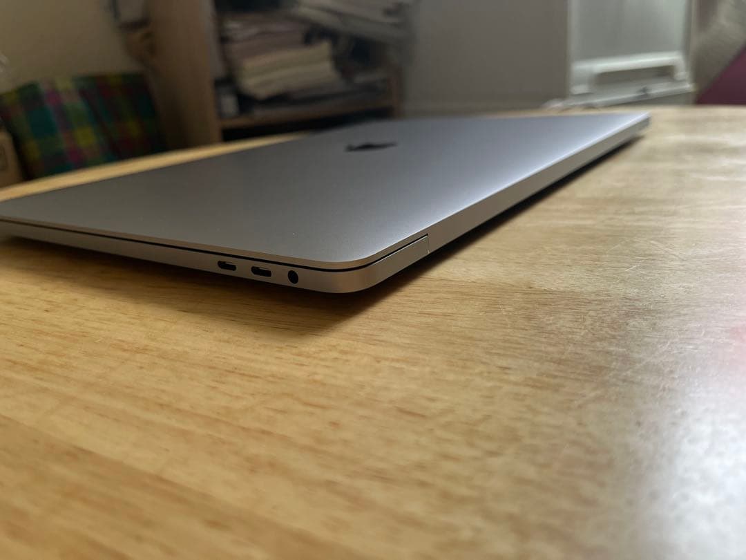 MacBook Pro 2019 32GB 1TB ストレージ