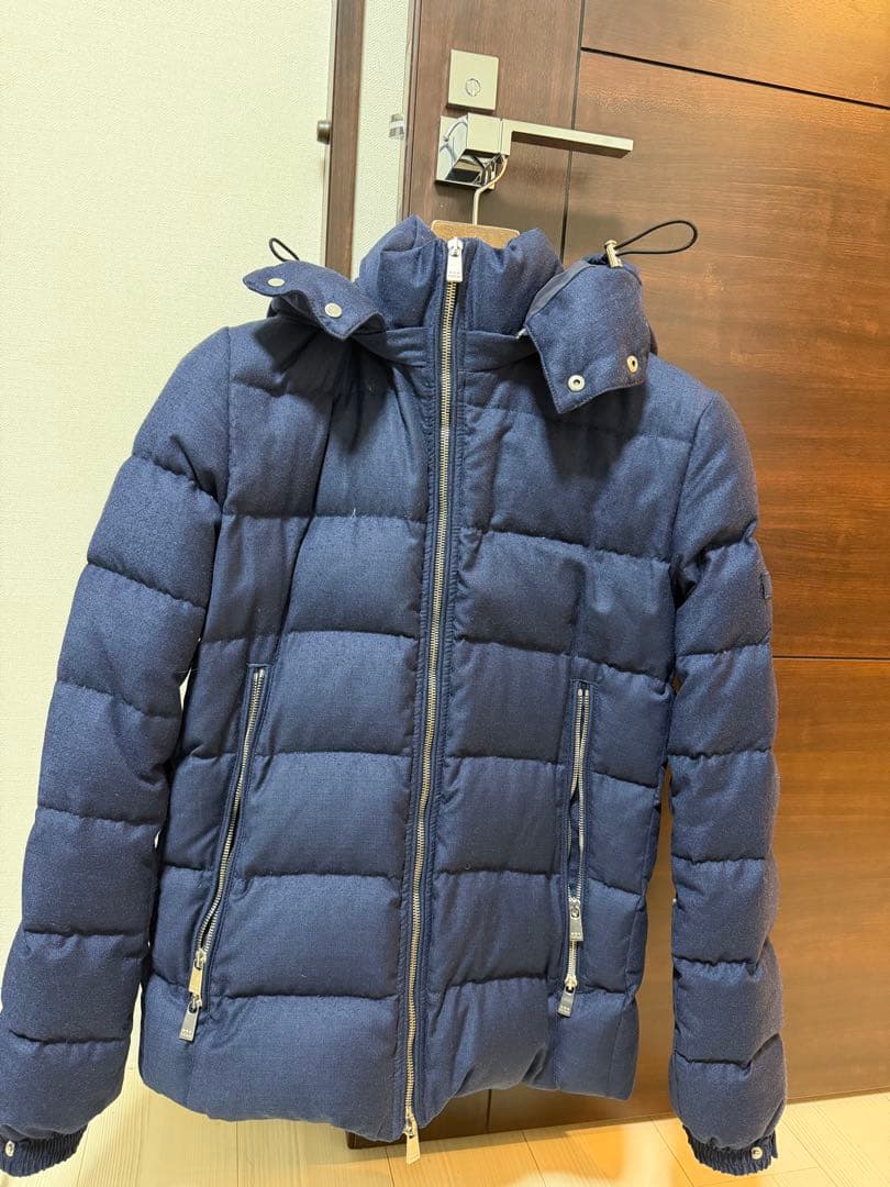 TATRASネイビー ダウンジャケット