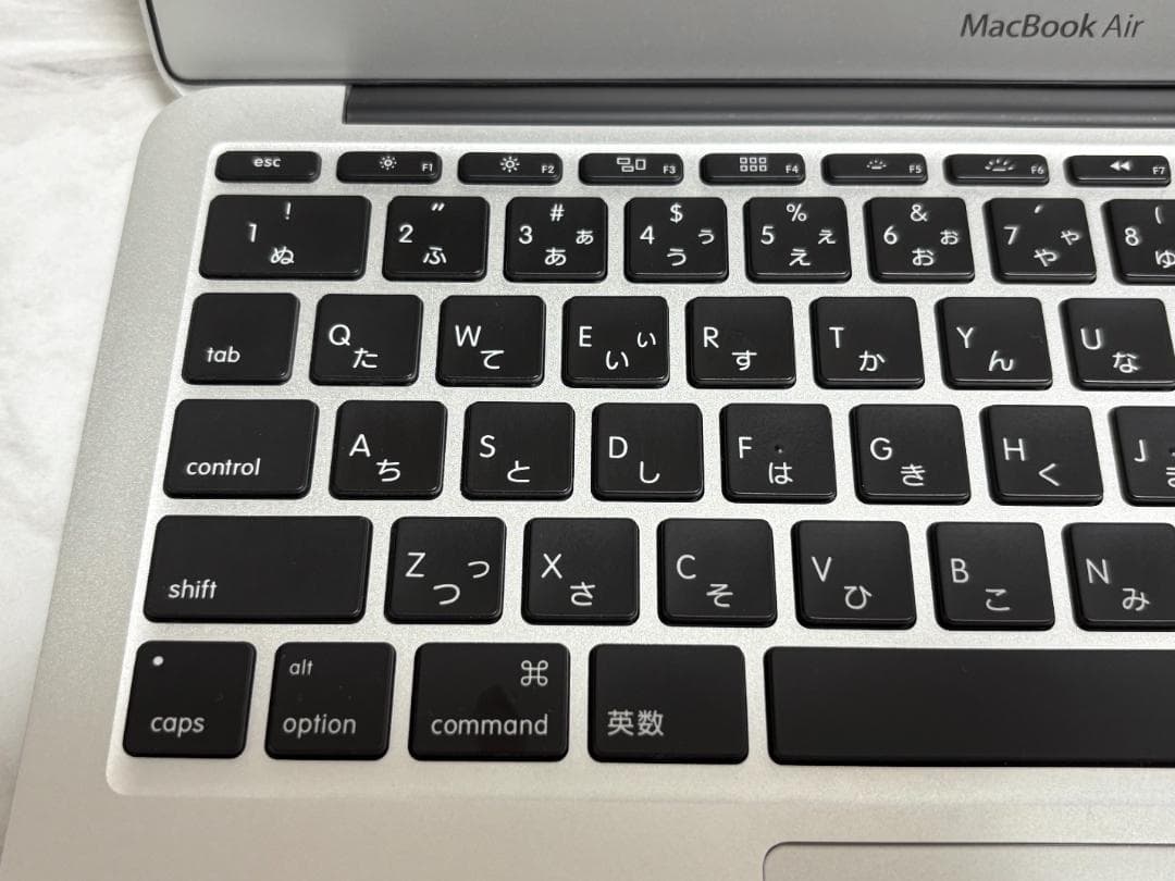 Apple MacBook Air 11-inch Mid 2013 シルバー