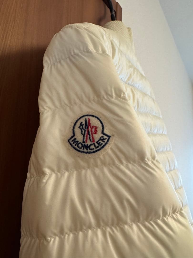 【MONCLER モンクレール】アイボリーダウンジャケット(やや汚れあり)