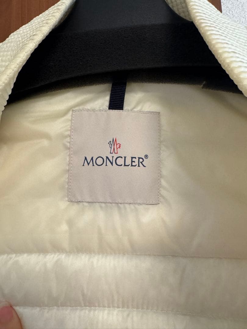 【MONCLER モンクレール】アイボリーダウンジャケット(やや汚れあり)