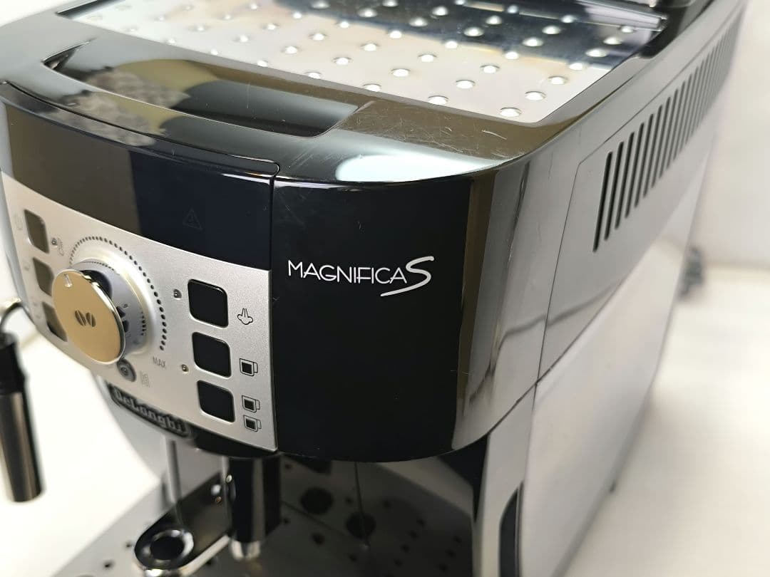 デロンギ　コンパクト全自動コーヒーマシンマグニフィカS ECAM22112B　3