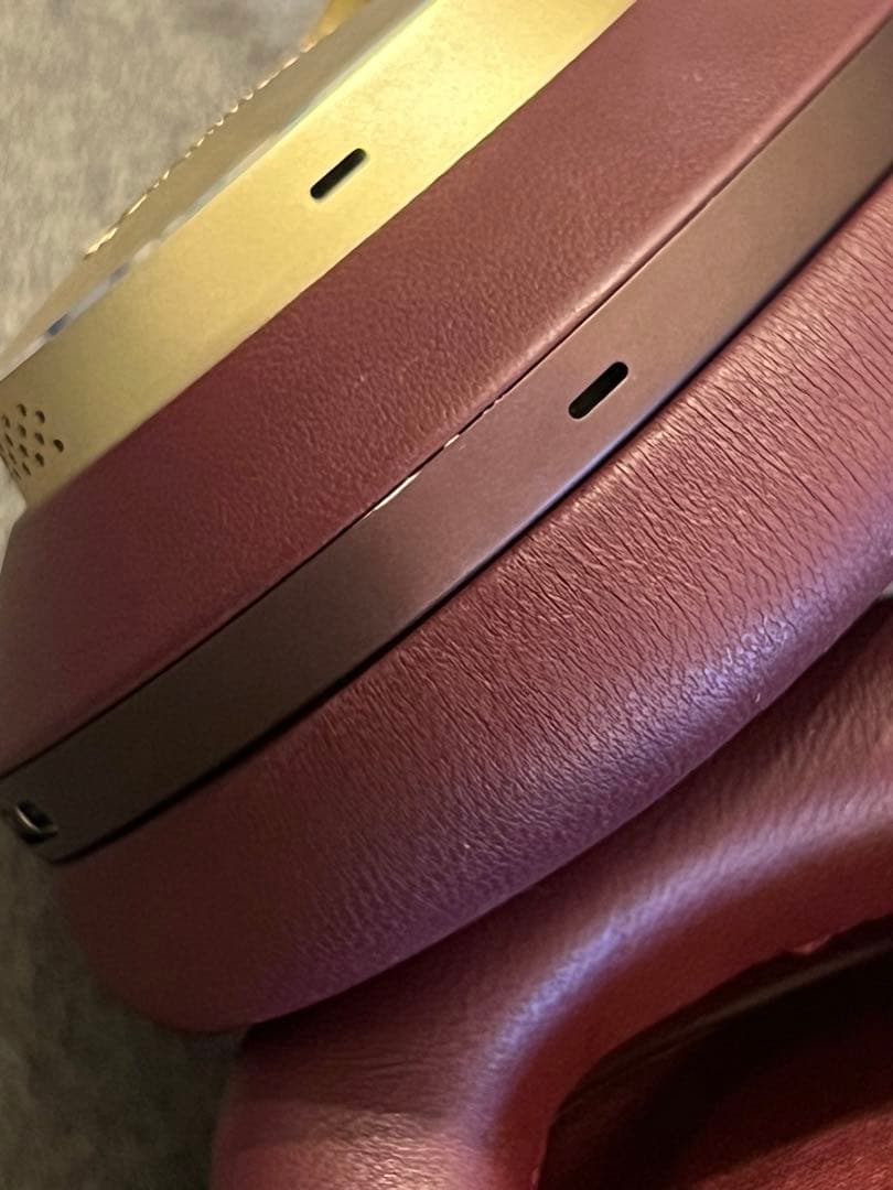 Bowers&Wilkins Px8 バーガンディ