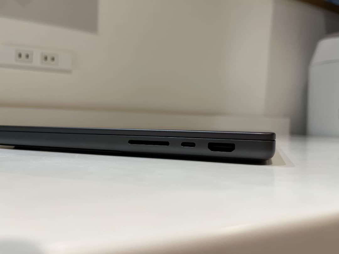 【美品】MacBookPro 14インチ M4 24GB /512GB ナノテク