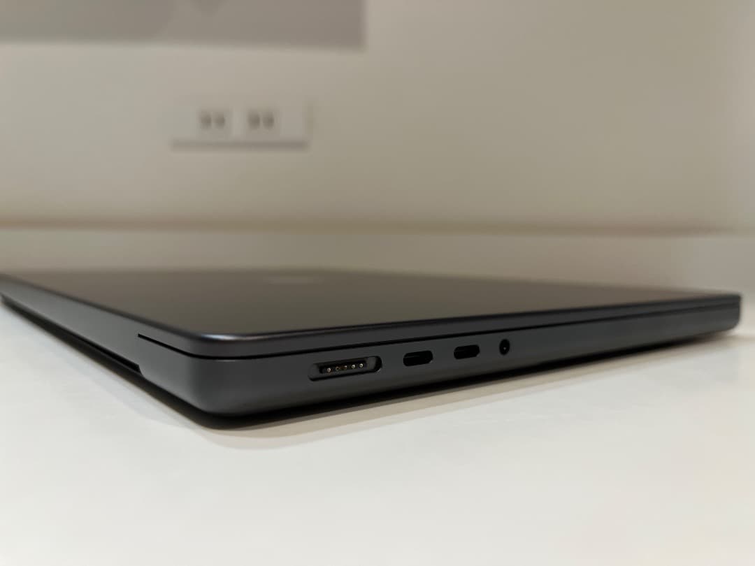 【美品】MacBookPro 14インチ M4 24GB /512GB ナノテク