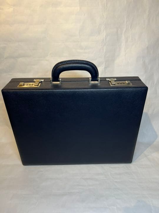 アタッシュケース　レザー