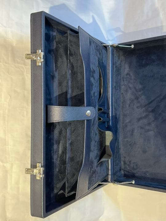 アタッシュケース　レザー