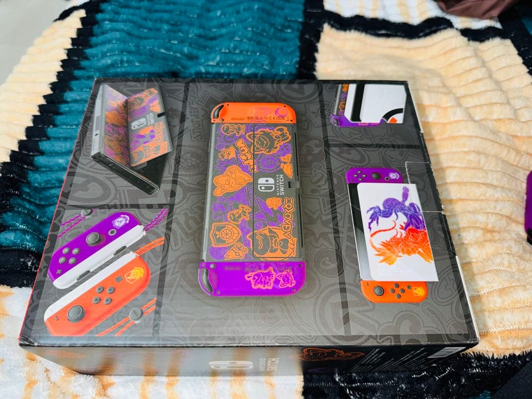 Nintendo Switch オレンジと紫のカスタムデザインポケモンビァシヨン