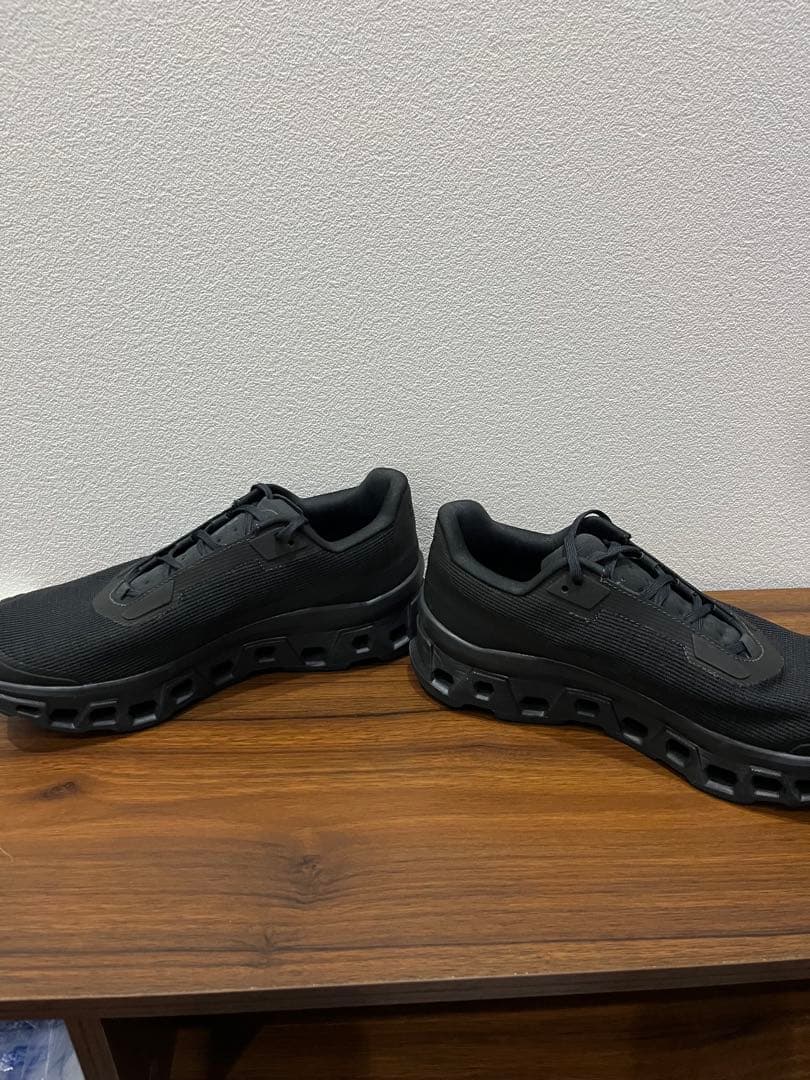 靴 On cloud monster void 27cm