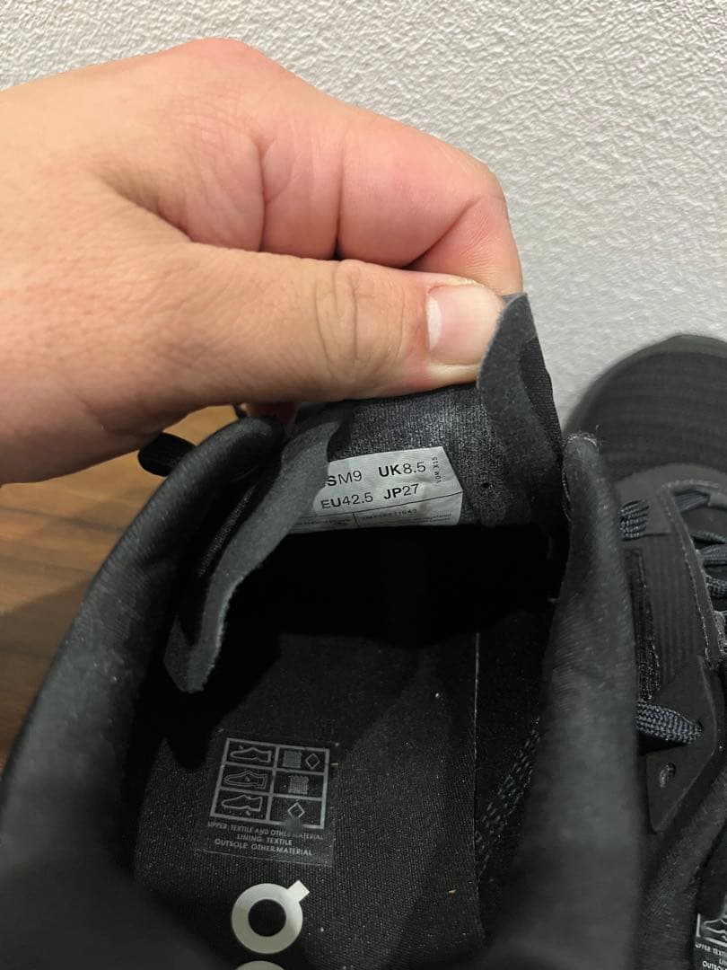 靴 On cloud monster void 27cm