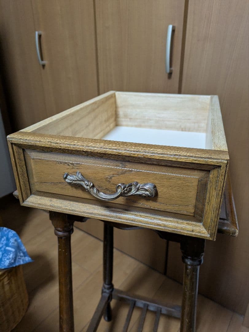 一面鏡の鏡台（ドレッサー）